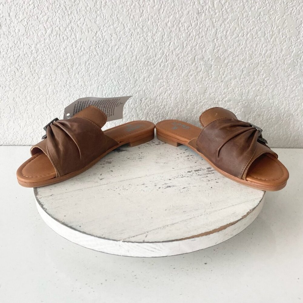 Lane Boots Womens Western Sandals 7.5 Brown Casual Cowgirl Slip on Buckle Flats - Picture 7 of 10